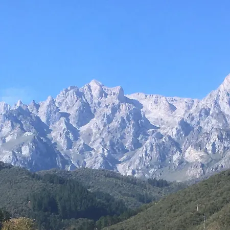 En Potes Con Vistas A Picos De Europa * Mieses